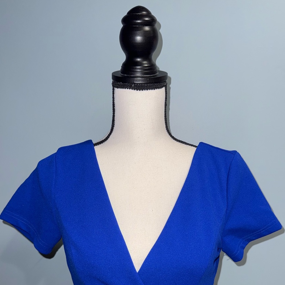 ~Lulu's Blue Backless Bodycon Dress with Cap Sleeves - Picture 2 of 6